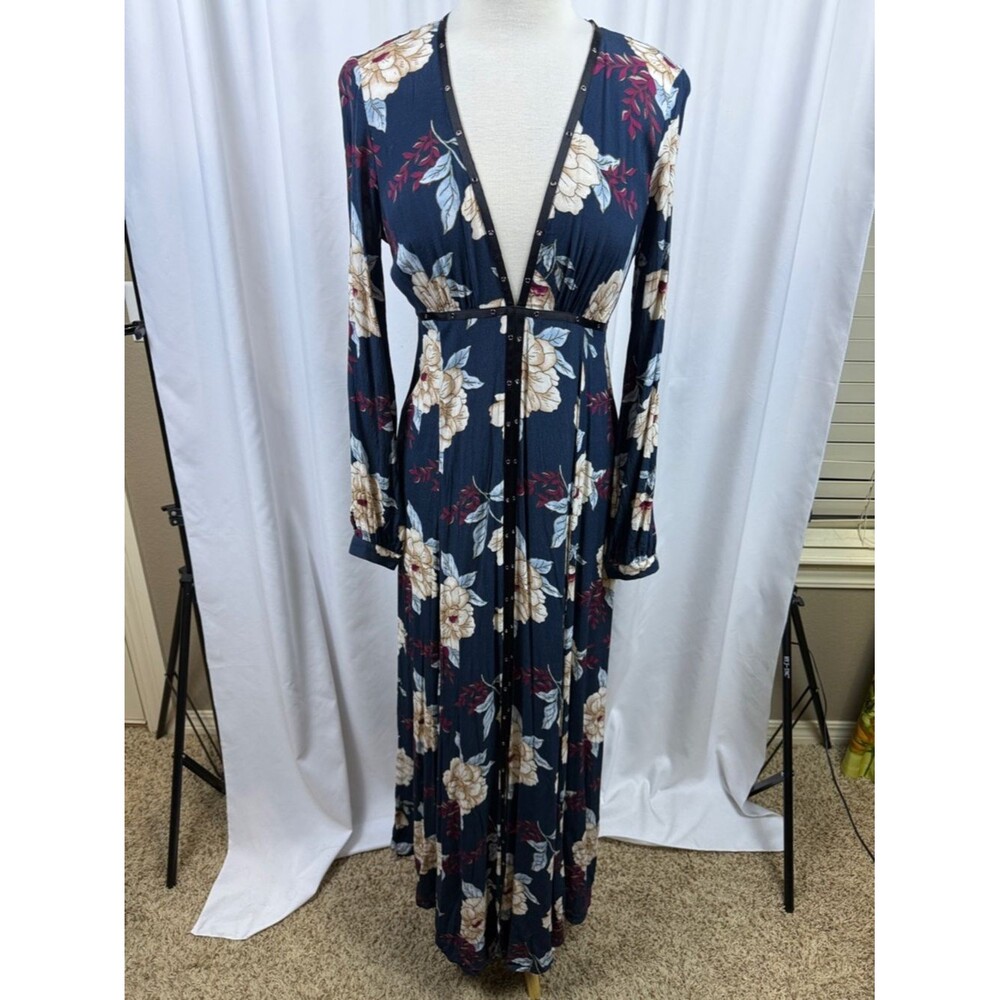 Forever 21 Navy Floral Plunge Maxi Dress, Medium
